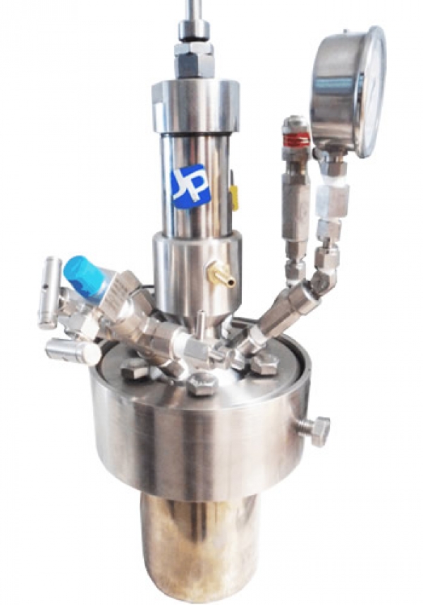 REACTORES A PRESION - AUTOCLAVES AGITADOS Temp. 250 y 500ºC.